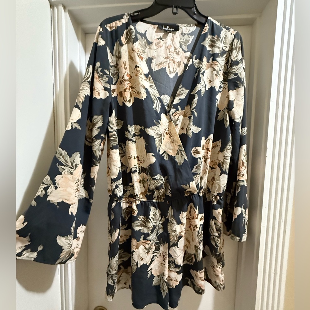 EUC- Lulu's Hunter Green with Beige and Peach Floral Long Sleeve Romper Shorts